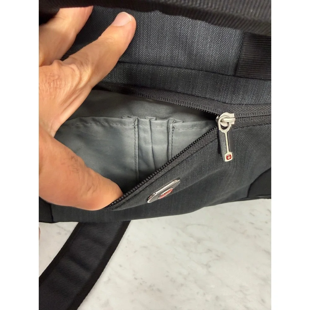 Wenger‎ SwissGear Black Laptop Messenger Bag Shoulder Briefcase Tech Case 14x11